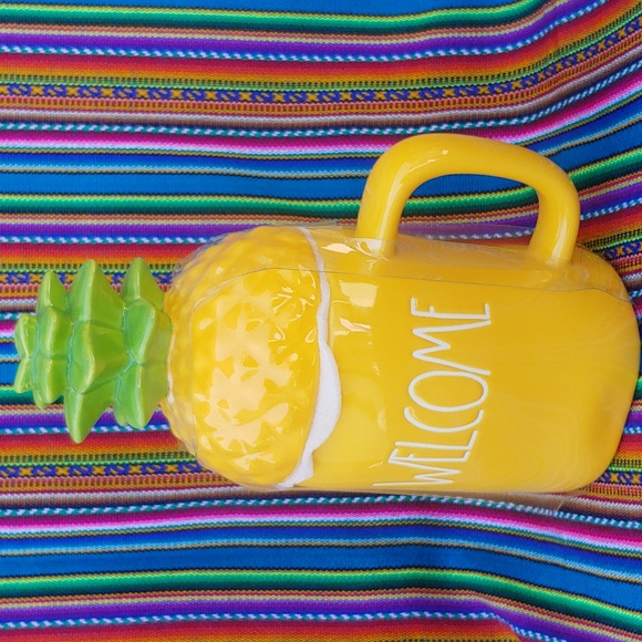 🍍Rae Dunn Ceramic Pineapple Welcome Coffee Tea Mug Yellow and Green NWT - Picture 8 of 9